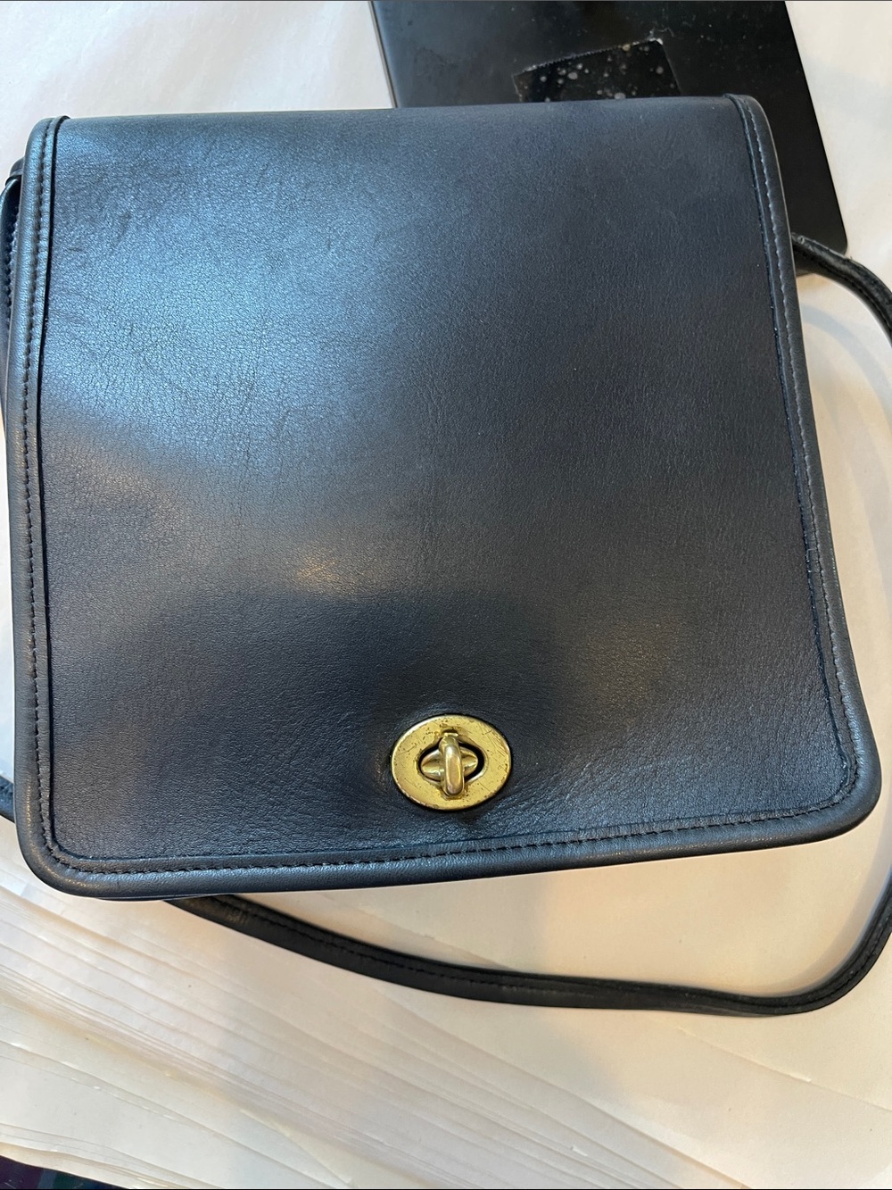 VTG Coach COMPACT POUCH Glovetanned Leather crossbody made in USA 90s - Picture 3 of 16